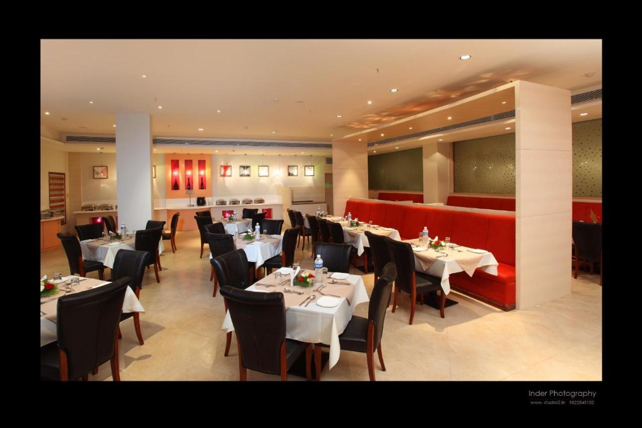 The Altruist Business Hotel Kharadi Púna Kültér fotó