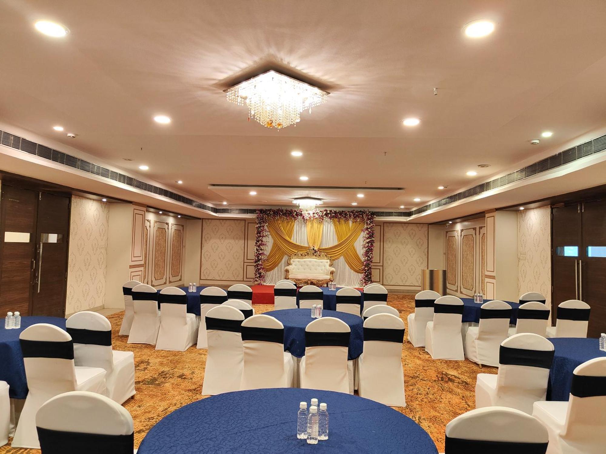 The Altruist Business Hotel Kharadi Púna Kültér fotó