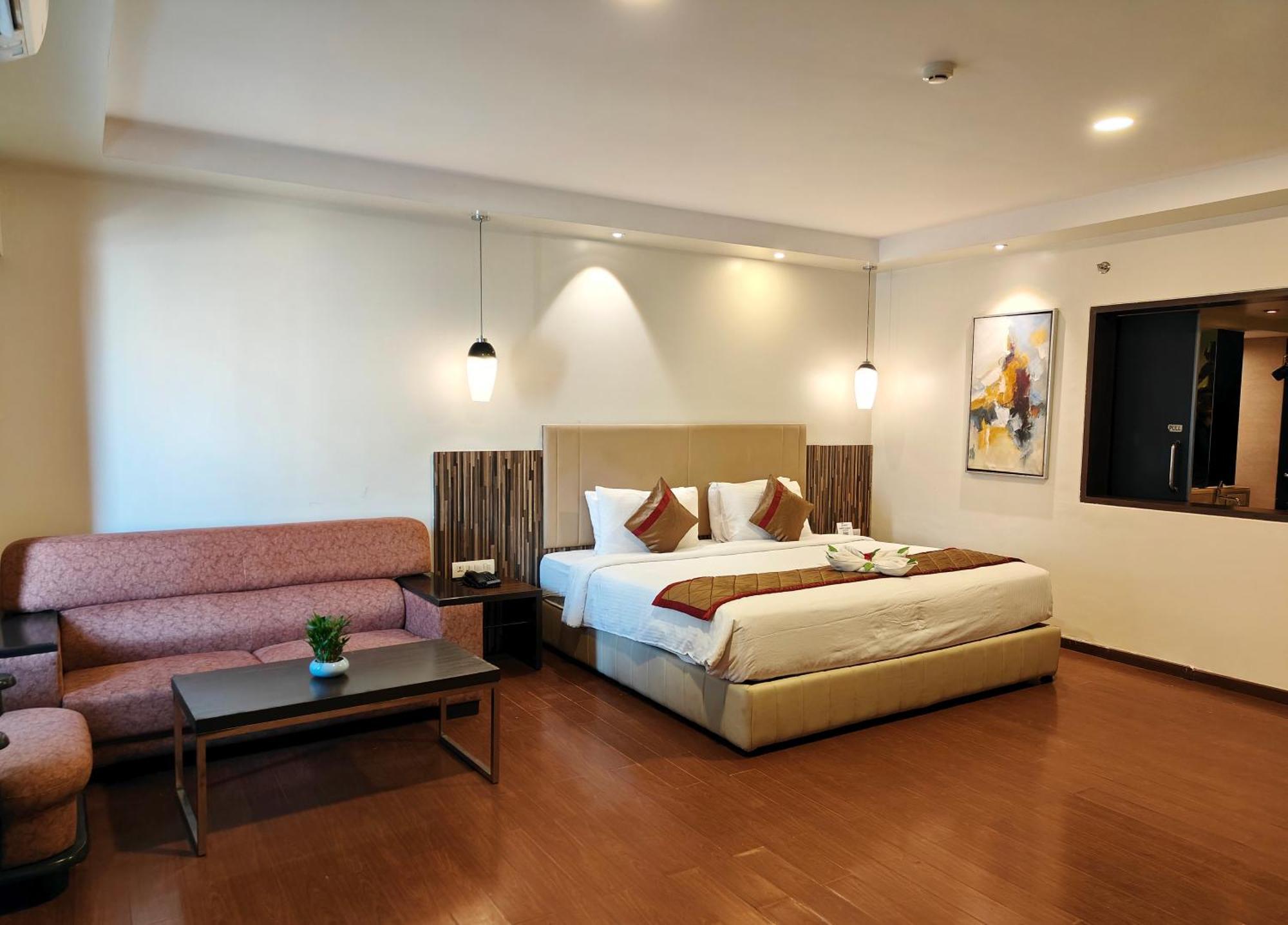 The Altruist Business Hotel Kharadi Púna Kültér fotó